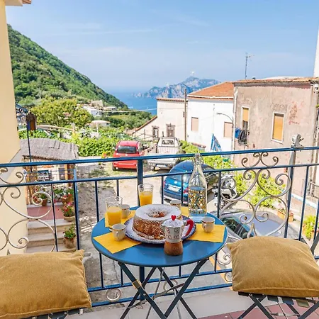 Blue Bell - Amazing Capri View