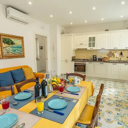 Apartman Blue Bell - Amazing Capri View Termini