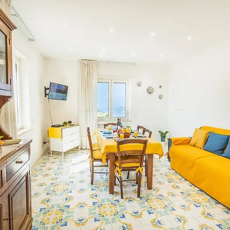Apartman Blue Bell - Amazing Capri View