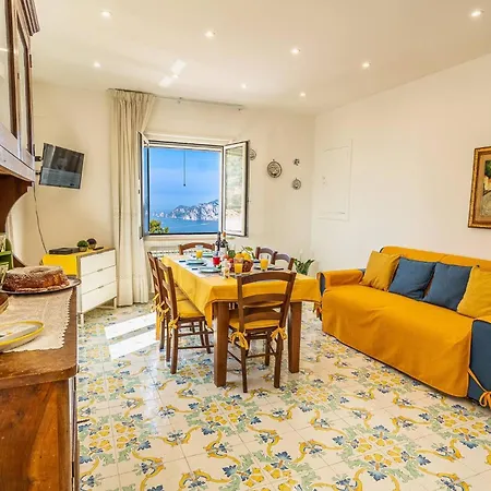 Apartman Blue Bell - Amazing Capri View *